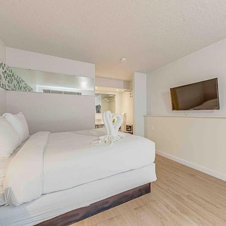 Travel Lodge By Wyndham 10 Min From Disney Kissimmee Exterior foto
